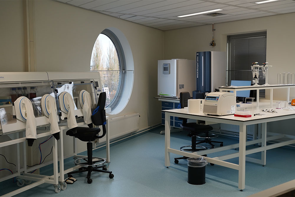 Lab microbioomhub teaser
